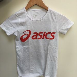 white tennis tee shirt short sleeves